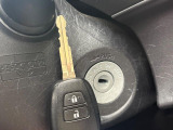 【キーレス】少し離れた場所からでもボタン一つでドアの開錠・施錠ができるのでとっても便利!ドアの鍵穴周りに傷をつけることもありません♪