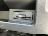 【ETC2.0】従来の高速道路の自動料金支払い機能に加え、全国のITSスポットと双方向通信を行い、リアルタイムの渋滞回避ルートの探索、安全運転支援情報の受信、災害時支援情報の提供を受けられる高度なシステムです!