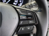 ◆アダプティブクルーズコントロール◆予め設定した車速内でクルマが自動的に加減速。前走車との適切な車間距離を維持しながら追従走行します。【LKAS】車線維持支援システムでステアリング操作を支援。