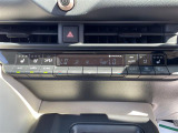 【エアコン】『エアコン装備』の画像になります。暑い夏でも寒い冬でも、車内に快適な空気を届けるので、いつでも快適な車内空間を創り上げます!