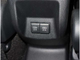 後席専用USB充電も二口あります。