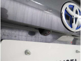 バックカメラが付いているので後方確認が非常にしやすいです。今や運転初心者も熟練者も必須装備!ついていて損はないですね♪