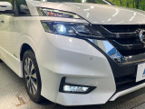 【LEDヘッドライト】悪天候や夜間走行時も良好な視界を確保し安心して運転できる高輝度LEDヘッドライトを装備!点灯速度が早く、消費電力も抑えられています。