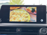 停車中にテレビや動画を楽しめる機能。休憩時間や待ち時間に便利です。多彩なコンテンツで、車内時間をより快適に過ごせます。
