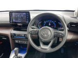 上質で落ち着いた印象のインパネ。視界も広々で運転しやすいです。
