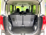 普段のお買い物や通勤、送迎等に十分な荷室スペースを確保しております。セカンドシートを倒すと、大きな荷物の積載も可能です♪