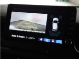 ◆リアワイドカメラシステム◆3種類の表示で後方確認をサポート♪セレクトレバーを「R」の位置に入れるとカメラ画像に切り替え。ノーマルビューでは従来のリアカメラと同様の標準的なビューで表示します!