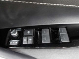 全席オートパワーウィンドウ☆窓の全閉全開が自動で出来るので便利ですよ♪