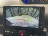 【バックカメラ】駐車時に後方がリアルタイム映像で確認できます。大型商業施設や立体駐車場での駐車時や、夜間のバック時に大活躍!