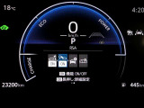 《ロードサインアシスト(RSA)》カメラで道路標識を認識。マルチインフォメーションディスプレイに表示します。標識の見逃し防止をサポートしてくれます!