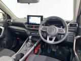 運転席まわりです。 各操作スイッチは使いやすい位置に配置されてます。