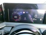 様々な車両情報を表示してくれる、ディスプレイがついています。