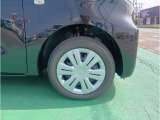 実車は夏用タイヤを装着しています。