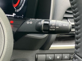 操作しやすい位置に配置されたウインカーレバー。スムーズな車線変更をサポートします。