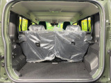 普段のお買い物や通勤、送迎等に十分な荷室スペースを確保しております。セカンドシートを倒すと、大きな荷物の積載も可能です♪