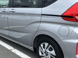 後部座席も広々としており、ゆったりとくつろげます。快適な空間で、長距離ドライブも楽しめます。