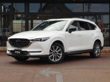CX-8らしいワイドなフロントグリルとシャープなヘッドライトが目を引くスタイリッシュなデザインです。