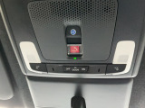 緊急時に車内の「緊急通報ボタン」を押すとHondaTotalCare緊急サポートセンターにつながり、オペレーターが警察・救急への取次ぎを行います!ご利用には、HTCプレミアムのご加入が必要です。