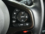 ◆アダプティブクルーズコントロール◆予め設定した車速内でクルマが自動的に加減速。前走車との適切な車間距離を維持しながら追従走行します。【LKAS】車線維持支援システムでステアリング操作を支援。
