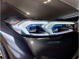 BMWのオートライトは積極的にライトをつけることにより、自車の存在を周囲に向けアピールいたします。それは安全性への配慮でもあります。