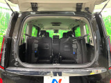 普段のお買い物や通勤、送迎等に十分な荷室スペースを確保しております。セカンドシートを倒すと、大きな荷物の積載も可能です♪