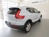 都市を駆け巡る本物のSUVとして、XC40は開発されました。スカンジナビアデザインの独創性と都会的な雰囲気を身にまとった、都市で生活するあなたのために作られた1台です。