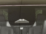 【トヨタセーフティセンス】走行中に前方の車両等を認識し、衝突しそうな時は警報とブレーキで衝突回避と被害軽減をアシスト。より安全にドライブをお楽しみいただけます。