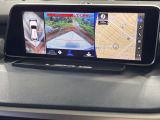 【パノラミックビューモニター】専用のカメラにより、上から見下ろしたような視点で360度クルマの周囲を確認することができます☆死角部分も確認しやすく、狭い場所での切り返しや駐車もスムーズに行えます。