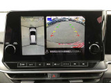 【アラウンドビューモニター】クルマの真上から見ているかのような映像が見れるので、駐車が苦手な方には特にうれしい装備です♪