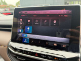 純正メモリーナビ・Bluetooth・USB・フルセグチューナー・カープレイ・アンドロイドオート対応の10.1インチUコネクト