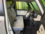 運転席シート廻りは使用感も少なく、良好な状態となっています。丁寧に使われていたことがよくわかりますね。