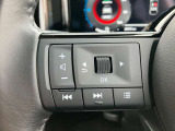 ステアリングスイッチ付。ハンドルから手を離さずにオーディオ操作が出来て安全です。