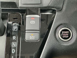 オートブレーキホールド ペダルを踏み続けることによる足の疲れを緩和します。