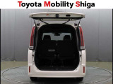 サ-ドシ-トを跳ね上げると荷室スペ-スに早変わりします。