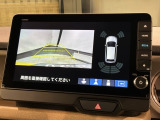 リバースギアに入れるだけで後方の表示へ切り替わります。夜間や雨の日の駐車も楽になりますよ。