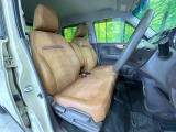 運転席シート廻りは使用感も少なく、良好な状態となっています。丁寧に使われていたことがよくわかりますね。