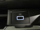 USB充電専用電源ソケットも付いています。モバイル機器などの充電専用