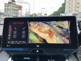 鮮やかな色彩が、映像をよりリアルに。後席でのエンターテイメントを一層楽しめます。