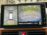 駐車時の安全をサポートするバックモニター。狭い場所でも安心して運転できます。