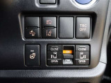 車内から開閉できる電動スライドドアスイッチ♪ドアノブでも開閉できますが、お子様の乗降にはお父さん、お母さんの愛情をプラスして開閉してあげてください(*^_^*)