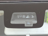 【スズキ セーフティサポート】走行中に前方の車両等を認識し、衝突しそうな時は警報とブレーキで衝突回避と被害軽減をアシスト。より安全にドライブをお楽しみいただけます。