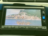 停車中には、地デジTVをお楽しみいただけます。長距離ドライブや休憩時間に、ニュースやエンターテイメントでリフレッシュ。快適な移動時間を演出します。
