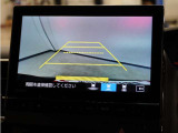バックカメラ搭載です!車庫入れが苦手な人はもちろん、車両感覚に自信がある人にもお勧めです!見えない箇所が見えるようになるので、低い障害物や隠れてしまっている子供の存在等にも気付く事が出来ます。