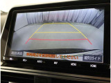 バックガイドモニターで、後方を確認しながら安心して駐車することができます。運転初心者も熟練者も必須の機能ですよ!