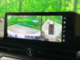 【アラウンドビューモニター】専用のカメラにより、上から見下ろしたような視点で360度クルマの周囲を確認することができます☆死角部分も確認しやすく、狭い場所での切り返しや駐車もスムーズに行えます。