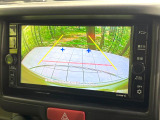 【バックカメラ】駐車時に後方がリアルタイム映像で確認できます。大型商業施設や立体駐車場での駐車時や、夜間のバック時に大活躍!運転スキルに関わらず、今や必須となった装備のひとつです!