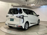 よりスタイリッシュに!カッコいいデザインのエアロパーツが付いています!