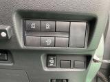 両側電動スライドドアは運転席からも開閉可能です