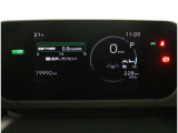視認性に優れたメーターで、夜間走行も安心して運転できます!マルチインフォメ―ションディスプレイには車両情報を表示!メーター内の光度調整機能も付いております!