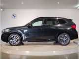 【BMWのxDrive】xDriveはいかなる状況下でも安定した走りを実現しています。 これによりストレスなく運転できることはもちろんのこと、安全性能も向上しています。